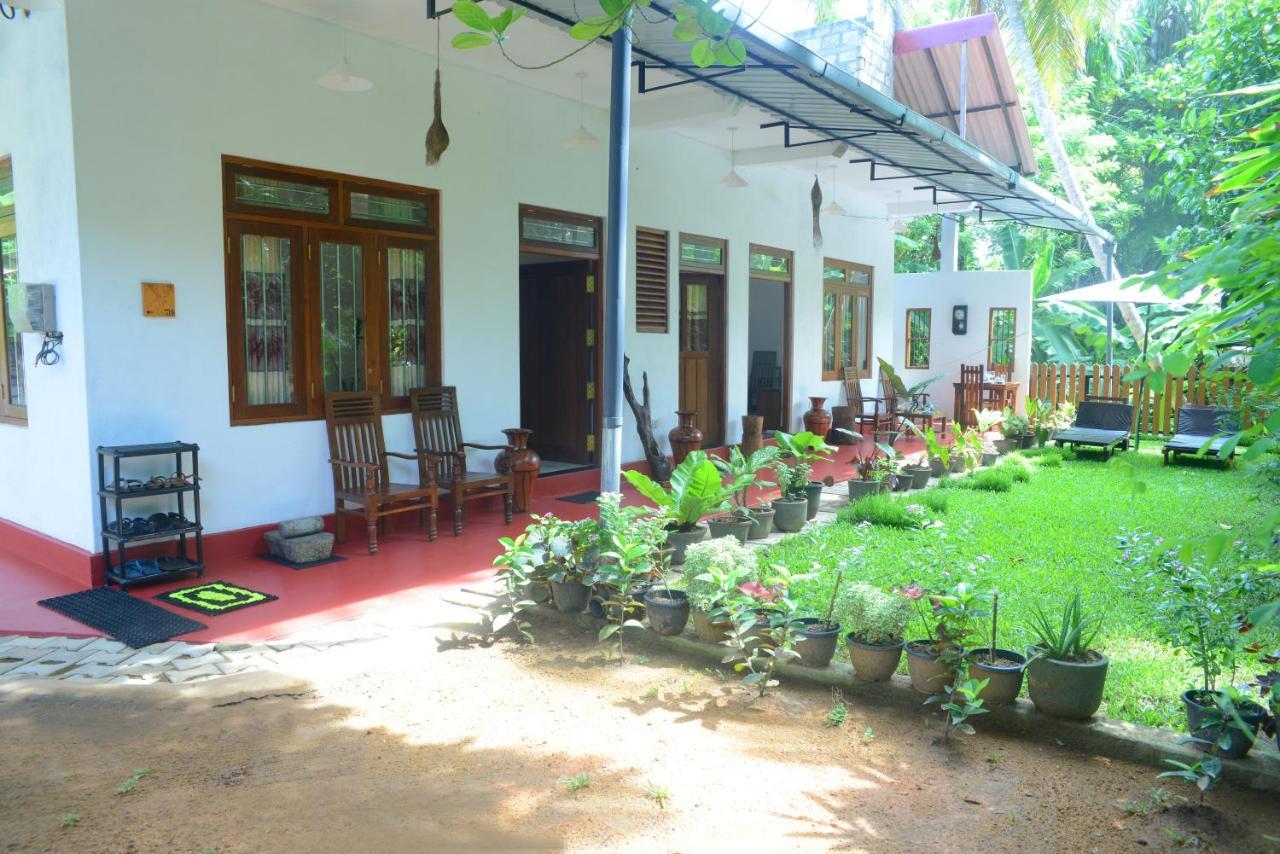 Gold Sand Resort Bentota Exterior photo