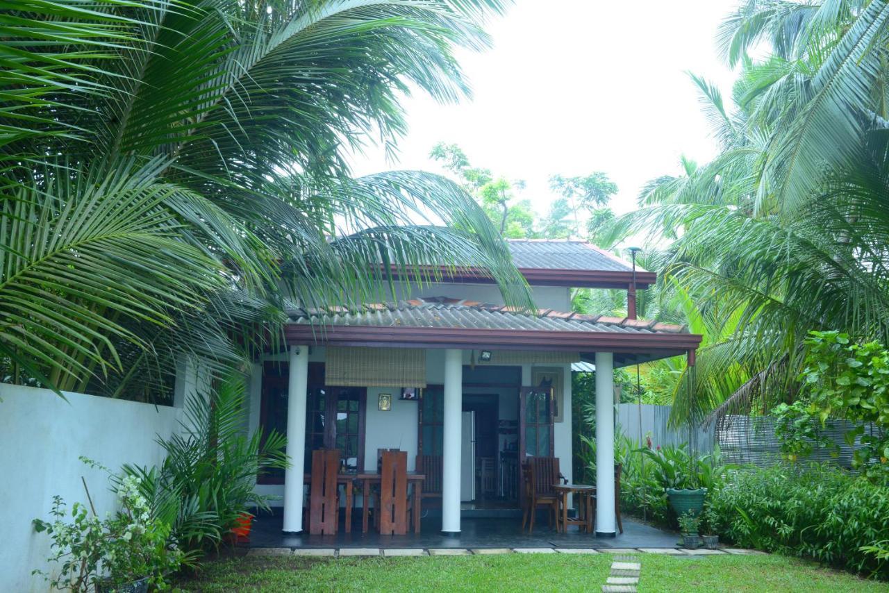 Gold Sand Resort Bentota Exterior photo