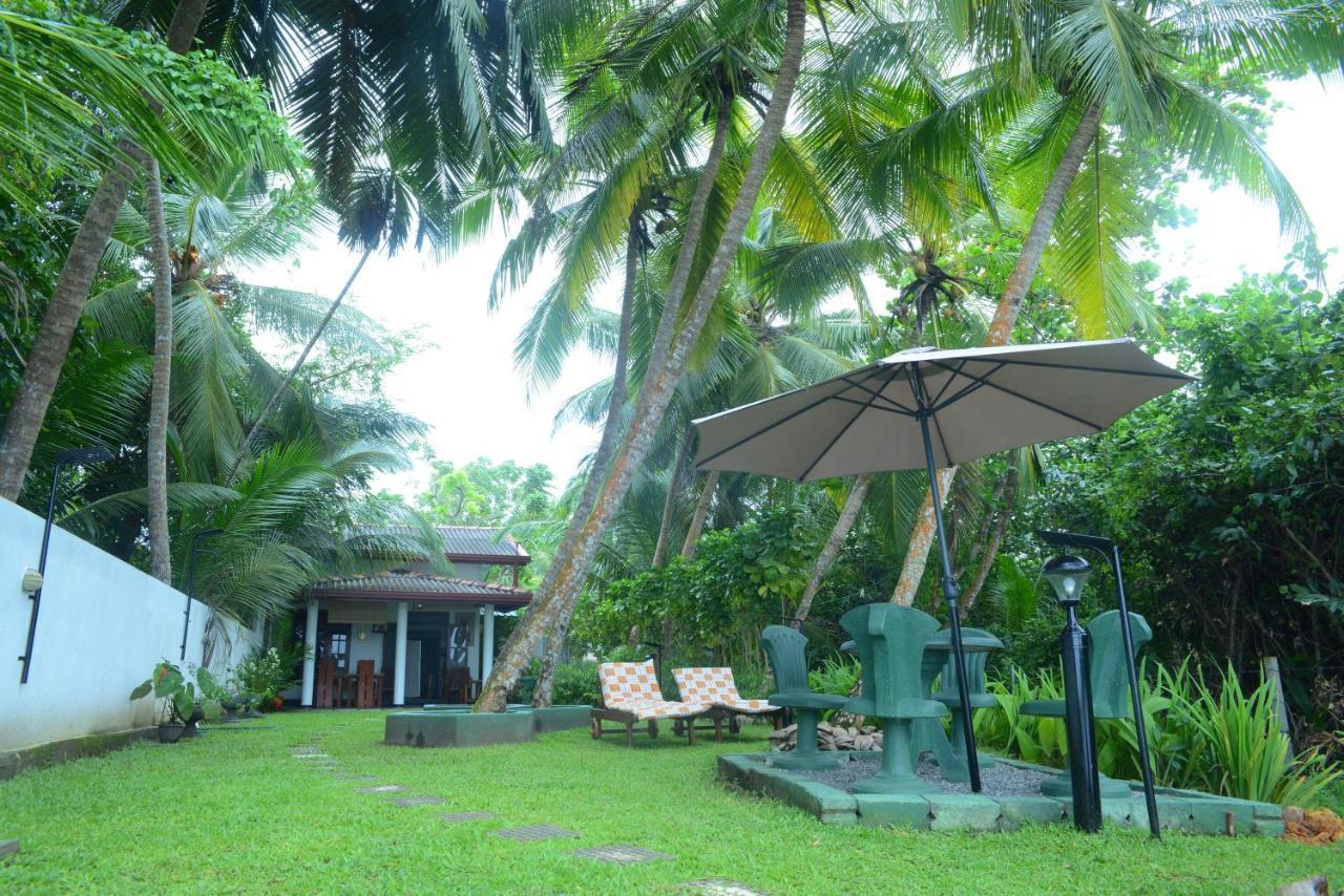 Gold Sand Resort Bentota Exterior photo