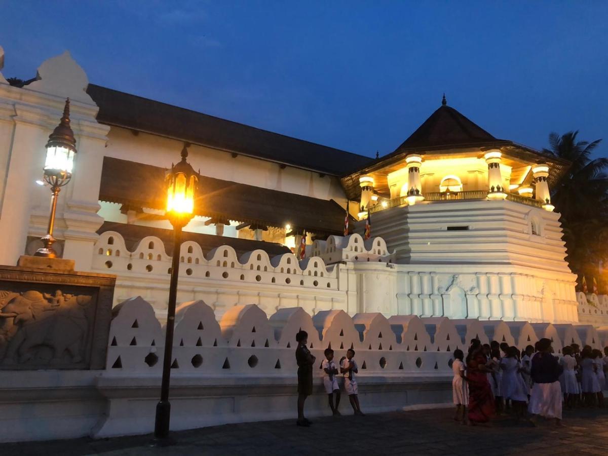 Gold Sand Resort Bentota Exterior photo