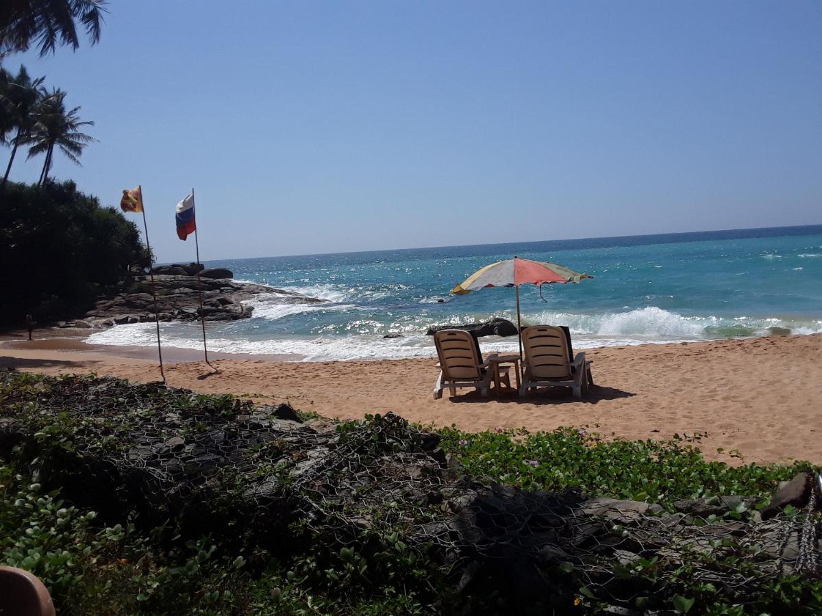 Gold Sand Resort Bentota Exterior photo